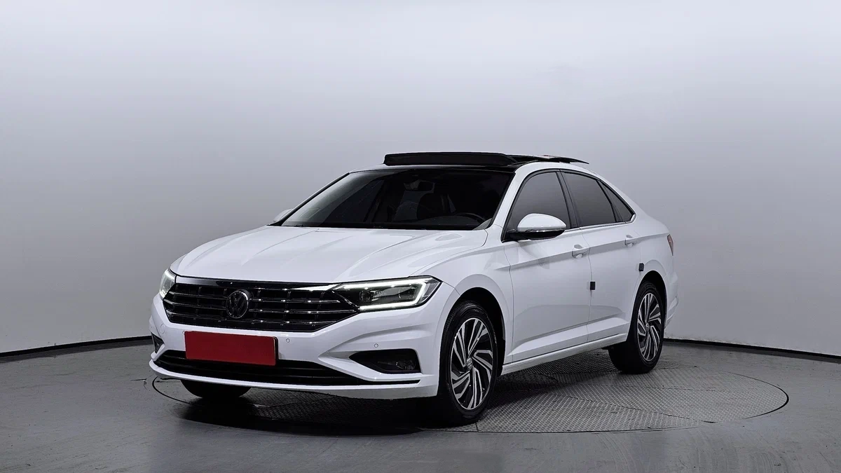 Volkswagen Jetta с салона по цене от 1 029 000 рублей